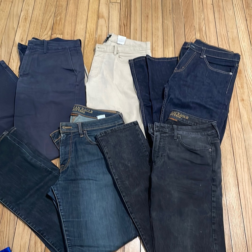 Bundle of men’s jeans